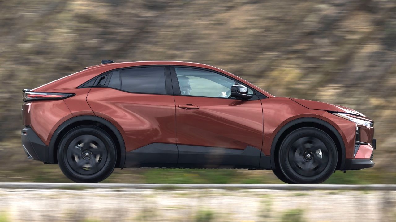 Los primeros Toyota C-HR+ llegan a España con un rompedor precio de 35.375 euros